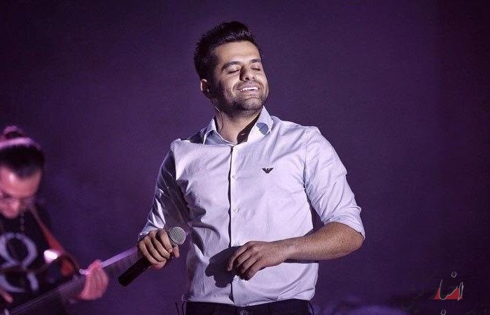 رضا بهرام هم در کیش روی صحنه می‌رود