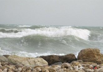 وزش باد نسبتا شدید و تلاطم دریا در هرمزگان