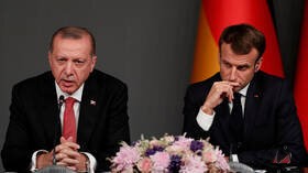 اردوغان خطاب به ماکرون: خبر داریم در سوریه و لیبی چه می‌کنی!