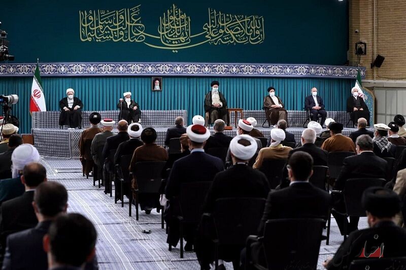 سران قوا و میهمانان کنفرانس وحدت اسلامی با رهبر انقلاب دیدار کردند
