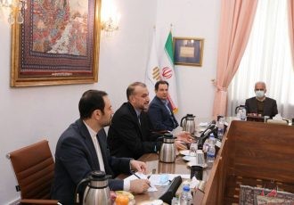 وزارت خارجه صدور کارت ملی برای ایرانیان خارج از کشور را پیگیری می‌کند