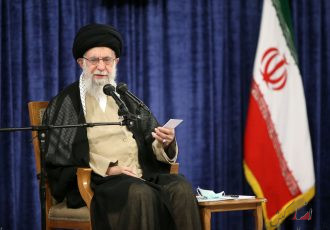 رهبر معظم انقلاب: شهدا، هویت ملت ایران؛ هویت ملی نباید فراموش شود