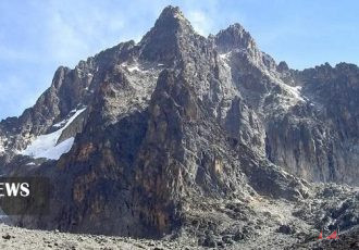 صعود بانوی کوهنورد کیش به دومین قله مرتفع آفریقا